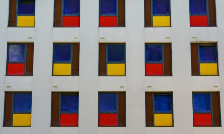 An in depth guide to the artist Piet Mondrian